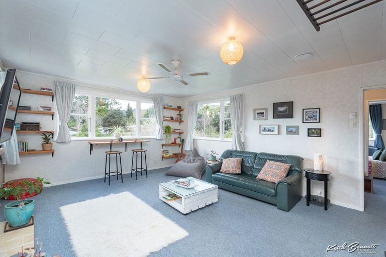 Photo of property in 36 Wyndham Road, Pinehaven, Upper Hutt, 5019