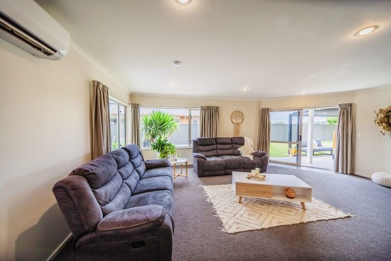 Photo of property in 33 Mcnaughton Place, Onekawa, Napier, 4110