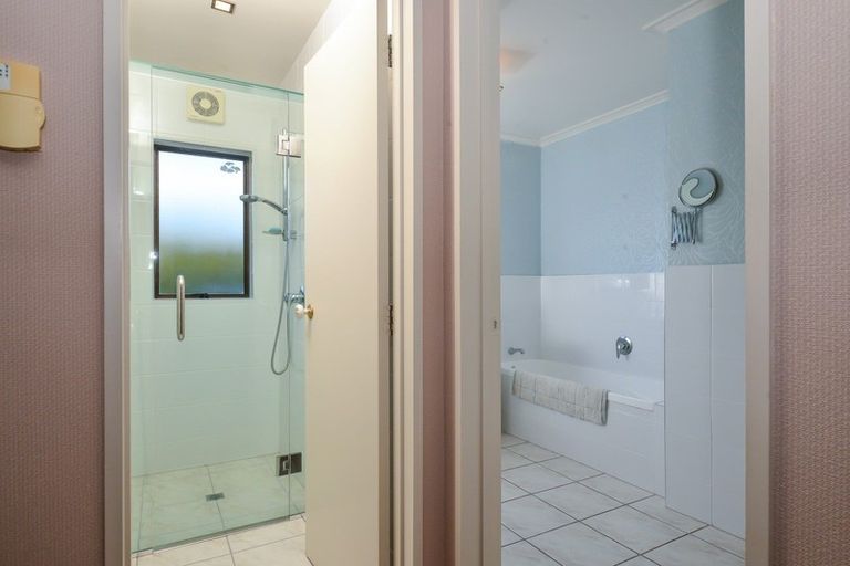 Photo of property in 34 Madill Road, St Andrews, Hamilton, 3200