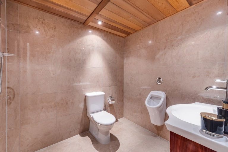 Photo of property in 2 Glenoaks Rise, Mellons Bay, Auckland, 2014