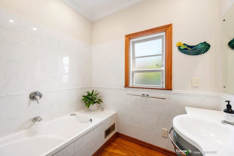 Photo of property in 9 Izard Road, Khandallah, Wellington, 6035