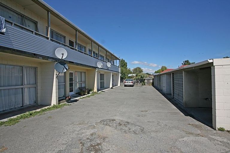 Photo of property in 2/112a Olliviers Road, Phillipstown, Christchurch, 8011