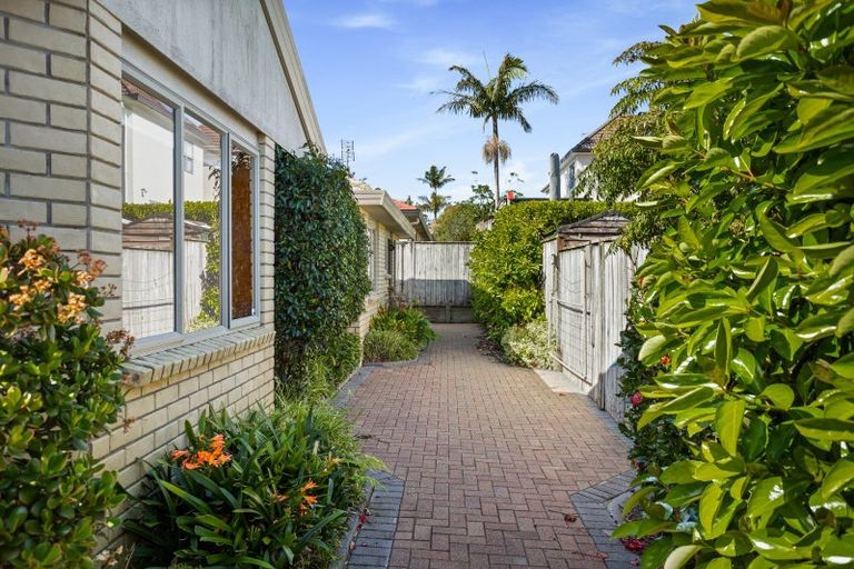 Photo of property in 7 Angel Way, Stanmore Bay, Whangaparaoa, 0932