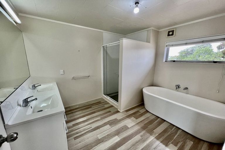 Photo of property in 232 Vipond Road, Stanmore Bay, Whangaparaoa, 0932