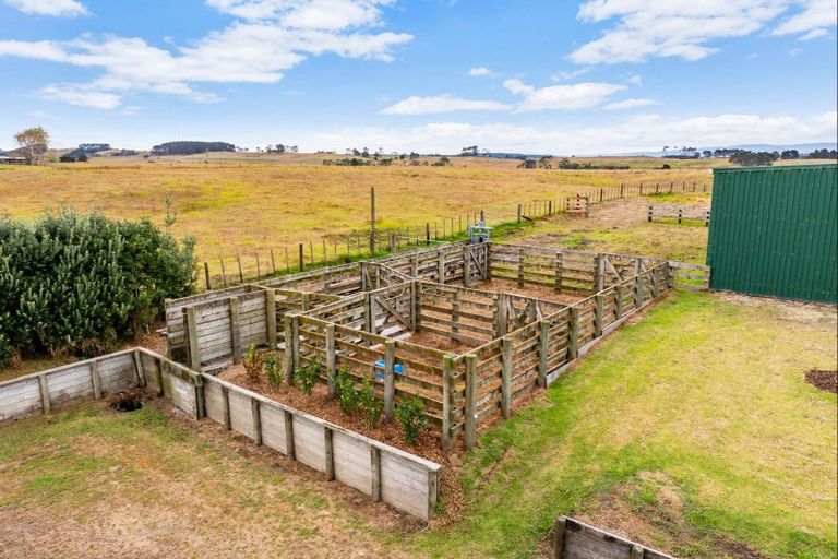 Photo of property in 70 Baylys Coast Road, Dargaville, 0377