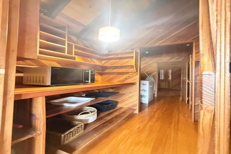 Photo of property in 7b The Esplanade, Eastern Beach, Auckland, 2012