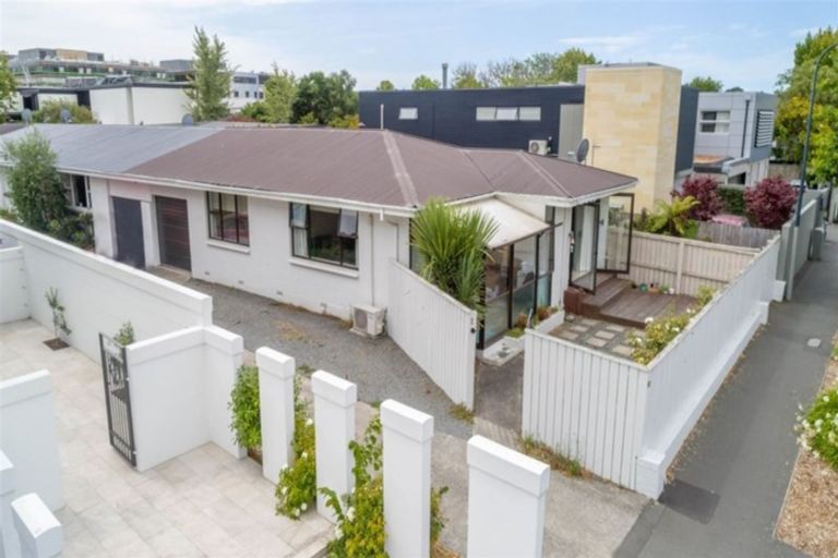 Photo of property in 1/111 Aikmans Road, Merivale, Christchurch, 8014