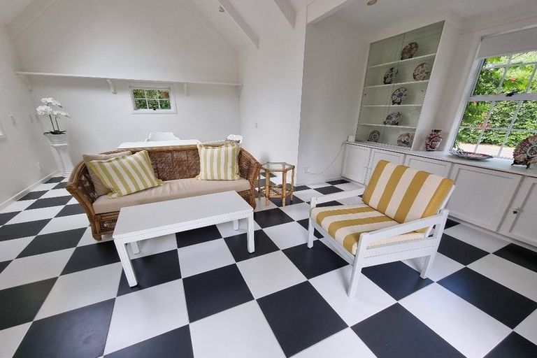 Photo of property in 84 Parkes Avenue, Saint Johns Hill, Whanganui, 4501