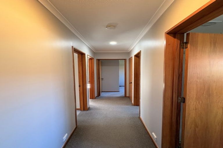 Photo of property in 2/38 Chipping Lane, Redwood, Christchurch, 8051