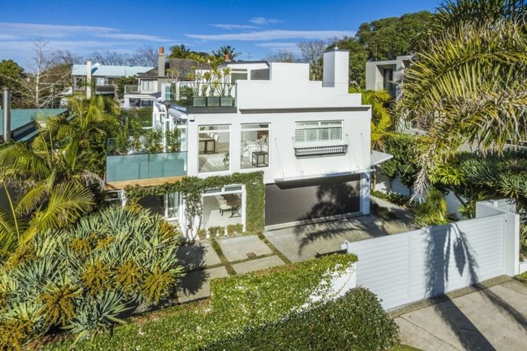 Photo of property in 15 The Strand, Takapuna, Auckland, 0622