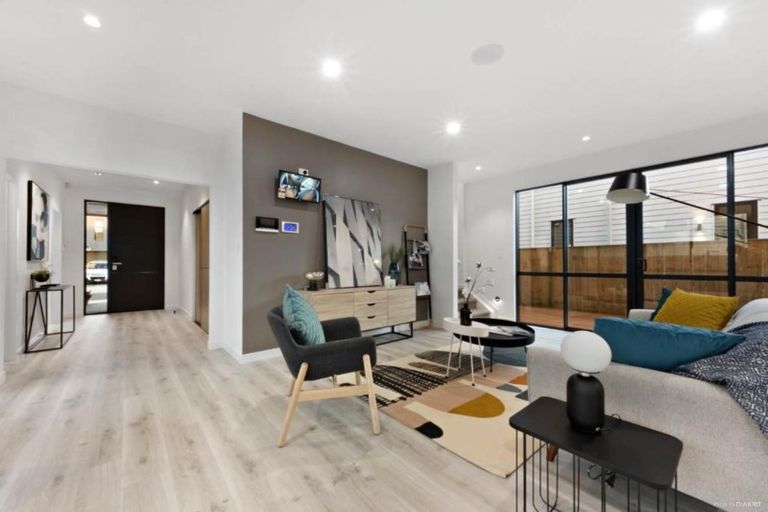 Photo of property in 16 Turret Lane, Hobsonville, Auckland, 0616