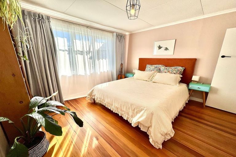 Photo of property in 42 Delhi Crescent, Khandallah, Wellington, 6035