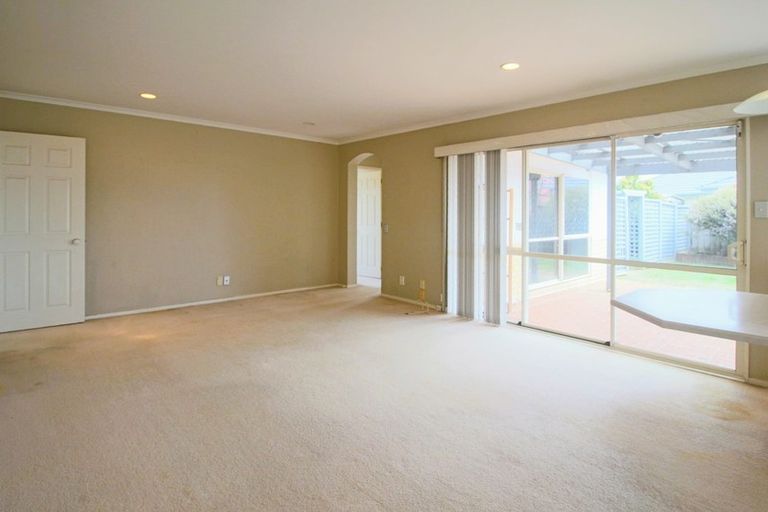 Photo of property in 65 Bob Charles Drive, Golflands, Auckland, 2013