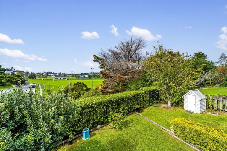 Photo of property in 2/160 Stapleford Crescent, Browns Bay, Auckland, 0630