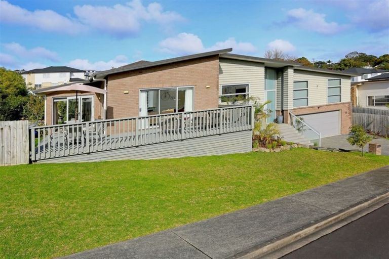Photo of property in 15 Vino Cina Heights, Ranui, Auckland, 0612