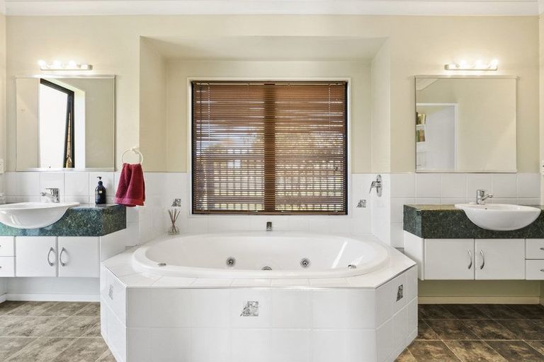 Photo of property in 11 Barnaby Road, Tuakau, 2121