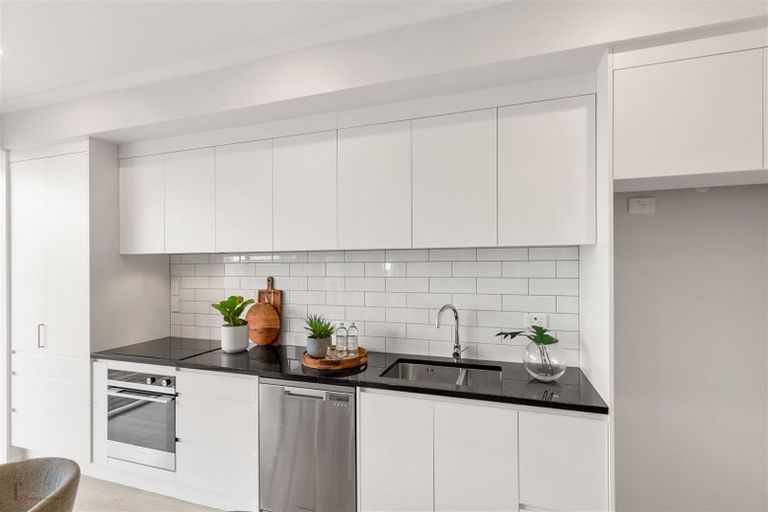 Photo of property in 9 Walter Merton Road, Hobsonville, Auckland, 0616