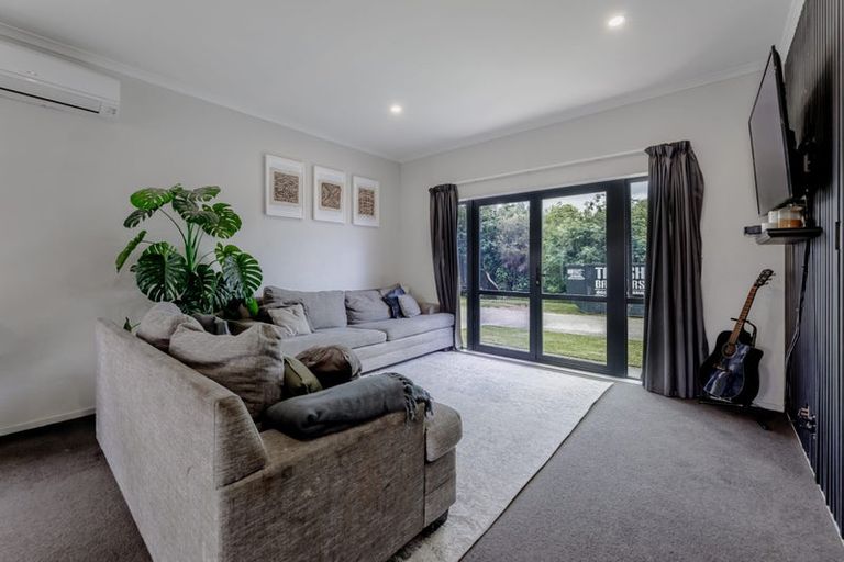 Photo of property in 85 Becker Drive, Weymouth, Auckland, 2103