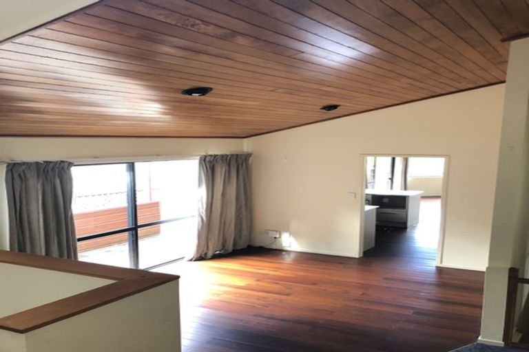 Photo of property in 1/14 Clematis Avenue, Murrays Bay, Auckland, 0630