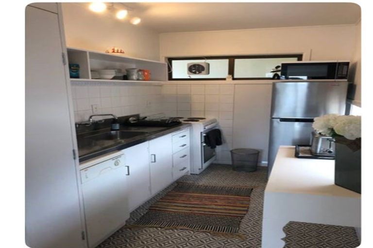 Photo of property in 11/4 Claremont Grove, Mount Victoria, Wellington, 6011