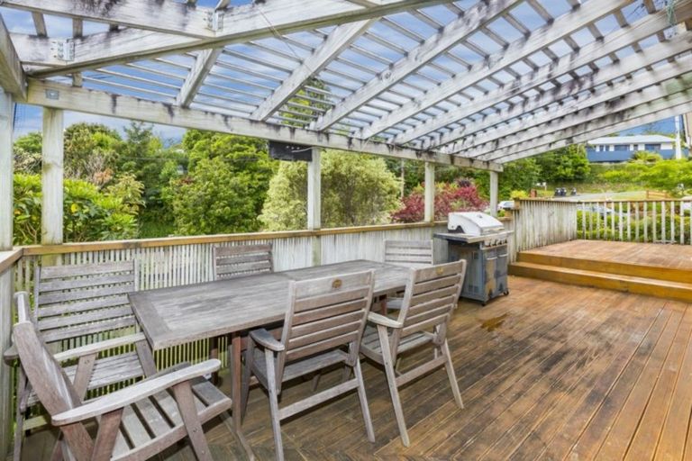 Photo of property in 4 Vista Crescent, Maoribank, Upper Hutt, 5018