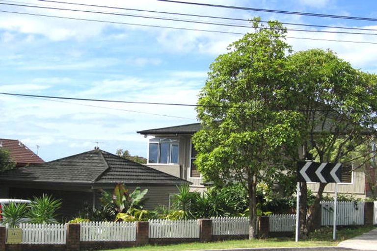 Photo of property in 49 View Road, Campbells Bay, Auckland, 0630