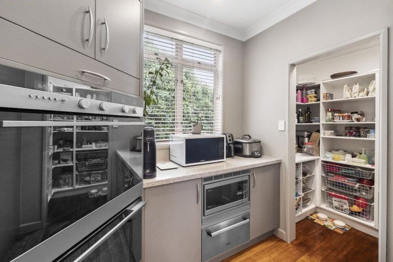 Photo of property in 37 Burrows Street, Tauranga South, Tauranga, 3112