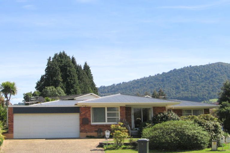 Photo of property in 16 Campbell Place, Pukehangi, Rotorua, 3015