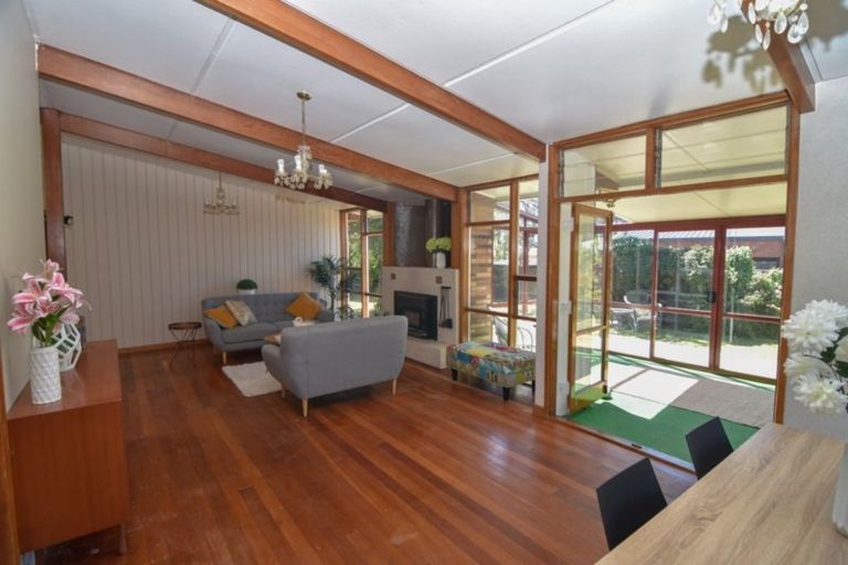 Photo of property in 22 Victoria Street, Carterton, 5713