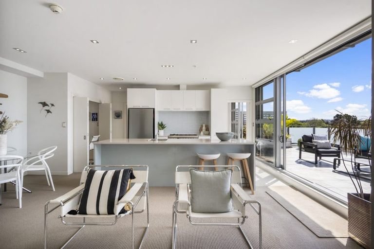 Photo of property in Maison Apartments, 403/16 Huron Street, Takapuna, Auckland, 0622