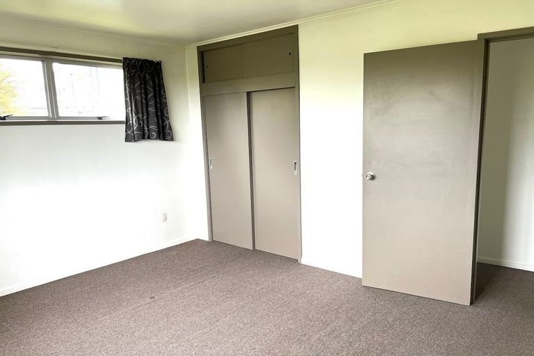 Photo of property in 32 Roick Parade, Glen Eden, Auckland, 0602