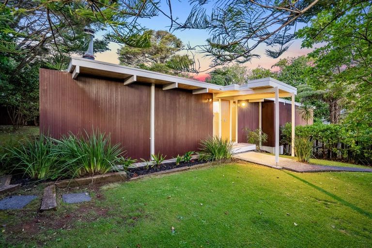 Photo of property in 55 Hillcrest Avenue, Hillcrest, Auckland, 0627