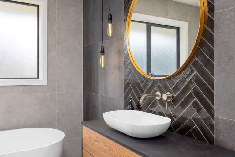 Photo of property in 87 Beachville Road, Redcliffs, Christchurch, 8081