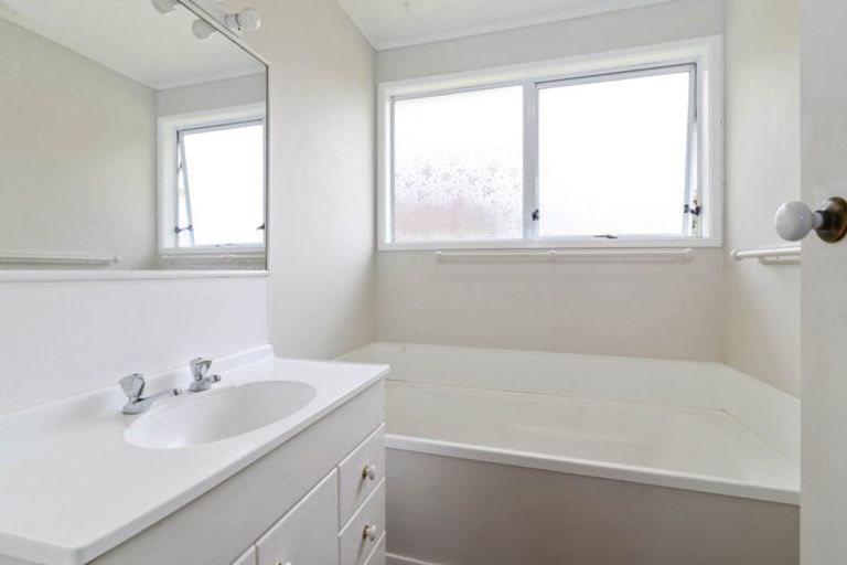 Photo of property in 462 Pukehangi Road, Pomare, Rotorua, 3015