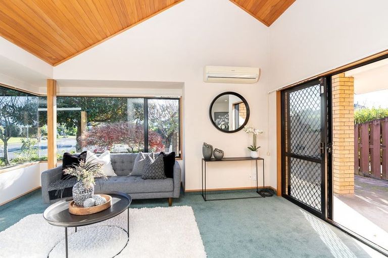 Photo of property in 15 Burn-murdoch Street, St Andrews, Hamilton, 3200