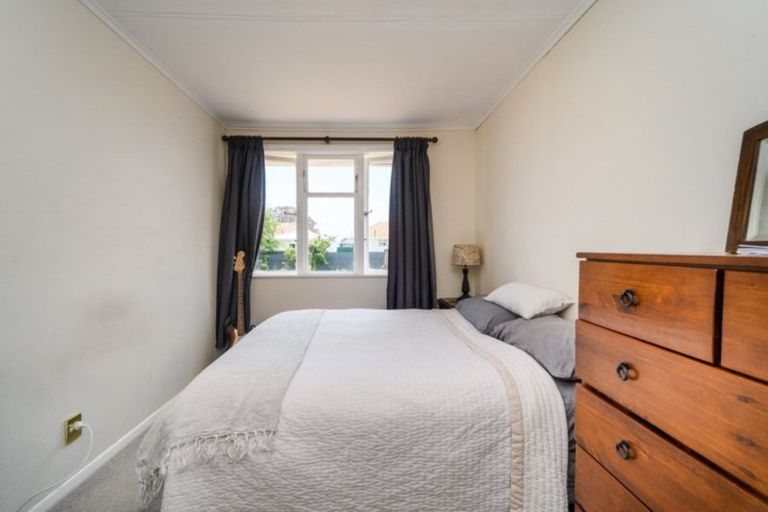 Photo of property in 3 Bristol Crescent, Roslyn, Palmerston North, 4414