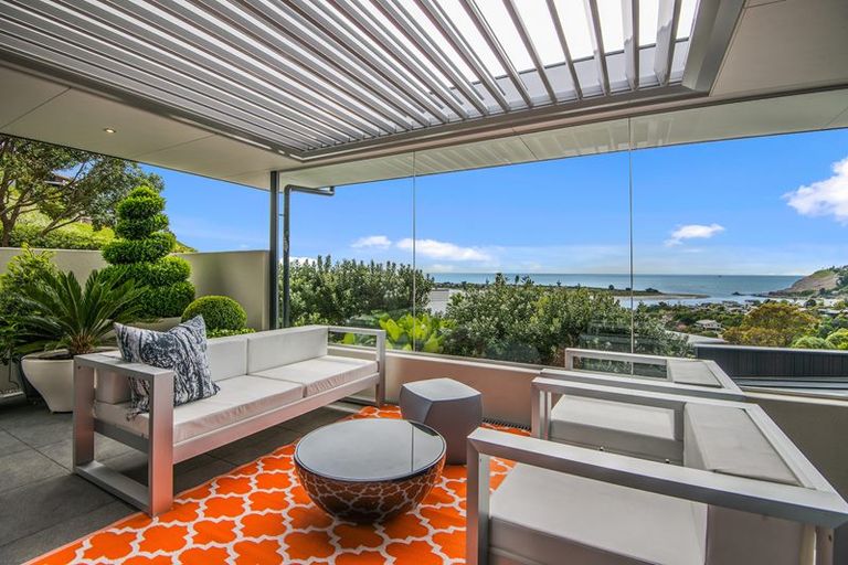 Photo of property in 12 Challenger Lane, Redcliffs, Christchurch, 8081