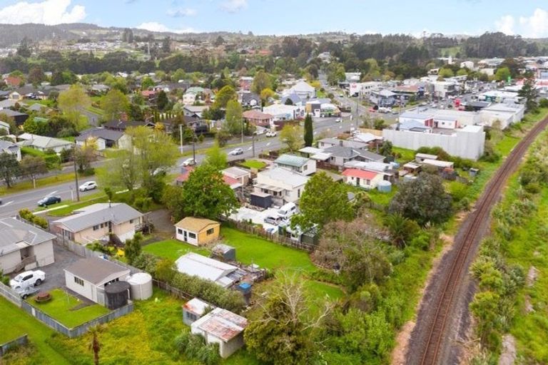 Photo of property in 351 Main Road, Huapai, Kumeu, 0810