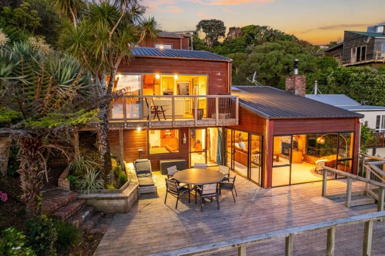 Photo of property in 99 Motuhara Road, Plimmerton, Porirua, 5026