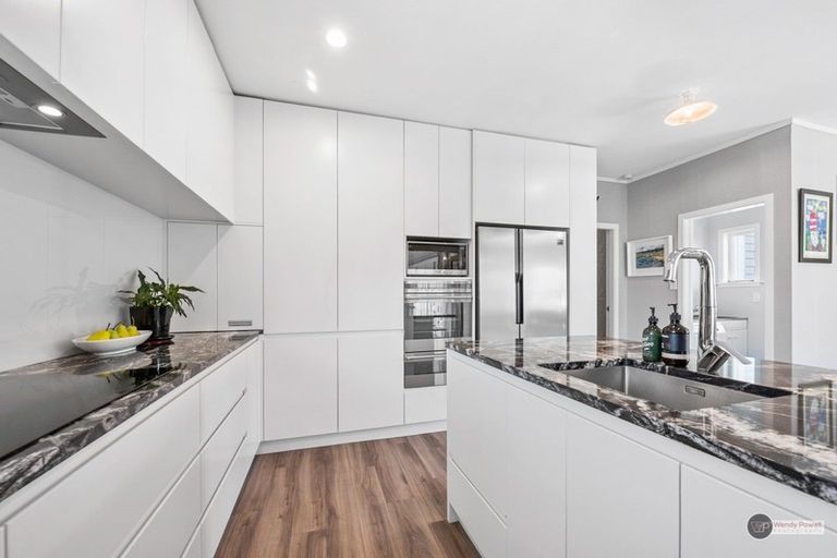 Photo of property in 37 Totara Crescent, Woburn, Lower Hutt, 5010