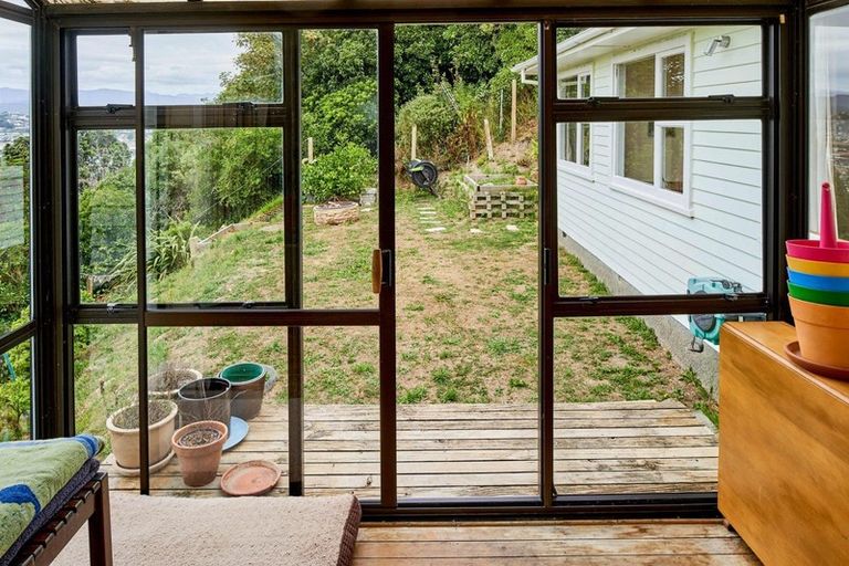 Photo of property in 5 Dunedin Terrace, Melrose, Wellington, 6023