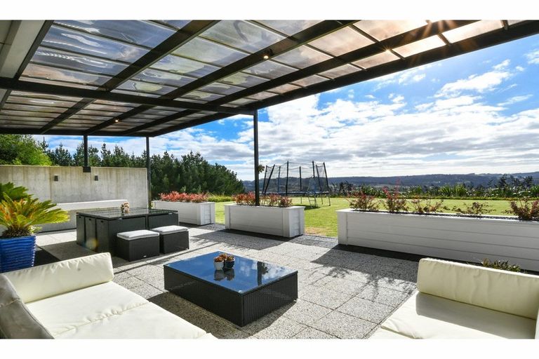 Photo of property in 911 Old North Road, Waimauku, 0882