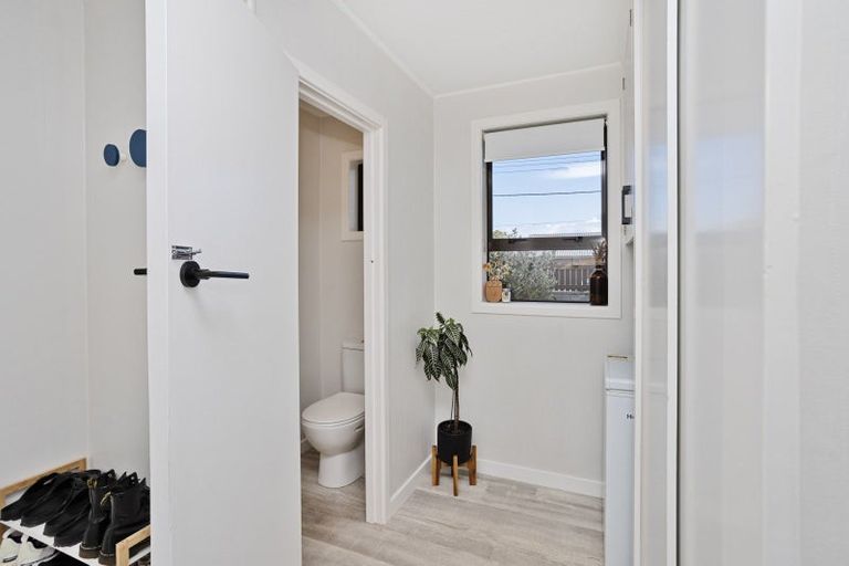 Photo of property in 27 Holloway Street, Waikiwi, Invercargill, 9810