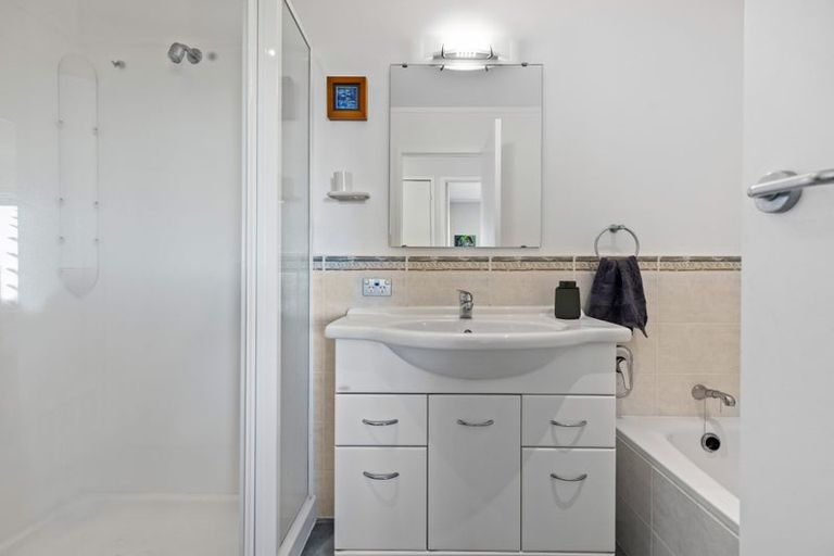 Photo of property in 811 East Coast Road, Northcross, Auckland, 0630