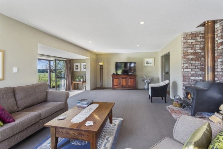 Photo of property in 2084 North Eyre Road, West Eyreton, Rangiora, 7475