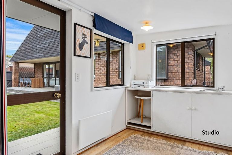 Photo of property in 19 Rubens Place, Burnside, Christchurch, 8053