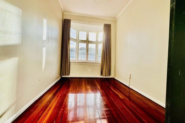 Photo of property in 142 Riddiford Street, Newtown, Wellington, 6021