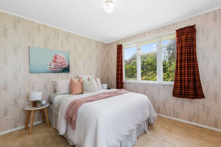 Photo of property in 43 Sievers Grove, Cannons Creek, Porirua, 5024