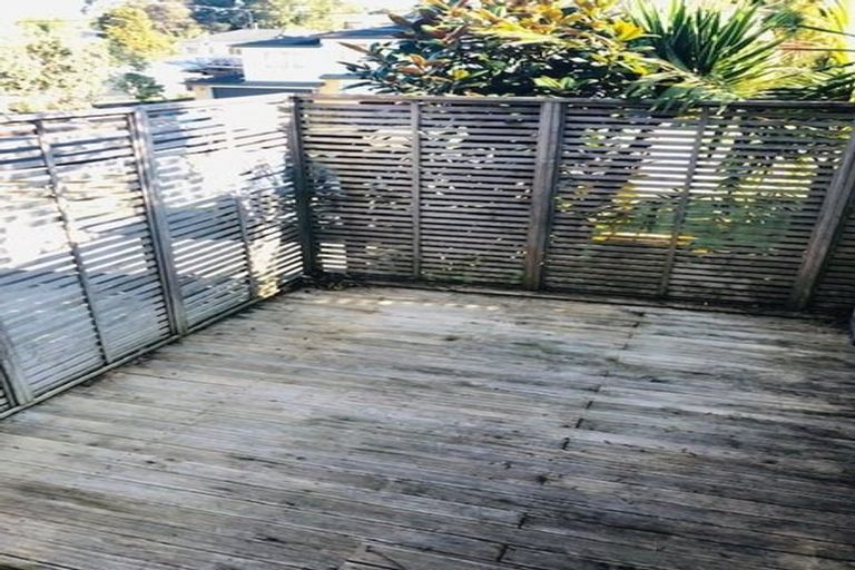 Photo of property in 1/43 Seaton Road, Murrays Bay, Auckland, 0630