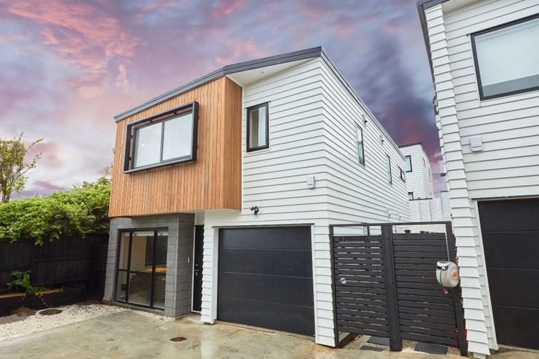 Photo of property in 36d Eastern Beach Road, Bucklands Beach, Auckland, 2012